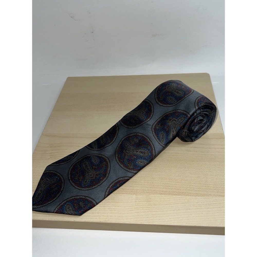 Pierre Balmain Paris 100% Silk Paisley necktie Made in Italy 60"